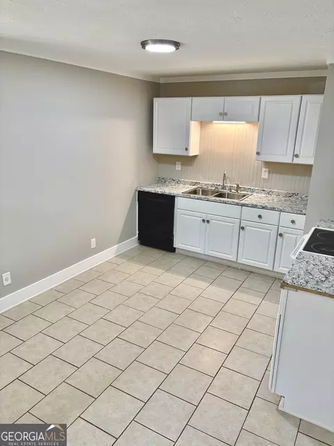 Kitchen - 56 John Lovelace Rd, Lagrange, GA 30241 photo 1 of 2