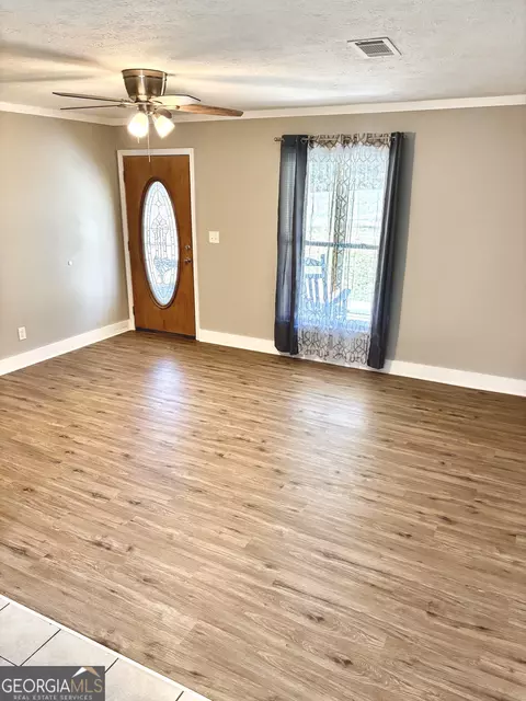 Living - 56 John Lovelace Rd, Lagrange, GA 30241 photo 1 of 3