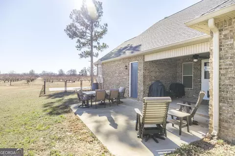 Exterior - 800 John E Sullivan Rd, Byron, GA 31008 photo 7 of 10