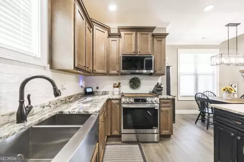 Kitchen - 800 John E Sullivan Rd, Byron, GA 31008 photo 3 of 3