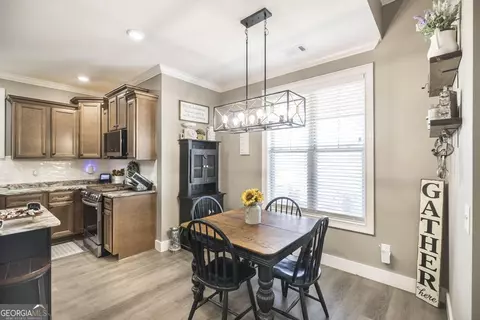 Dining - 800 John E Sullivan Rd, Byron, GA 31008 photo 1 of 1