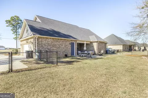 Exterior - 800 John E Sullivan Rd, Byron, GA 31008 photo 8 of 10