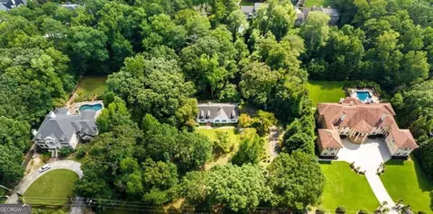700 Heards Ferry Rd, Atlanta, GA 30328