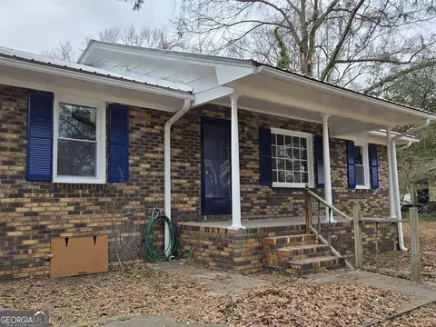 85 Hill St, Hartwell, GA 30643