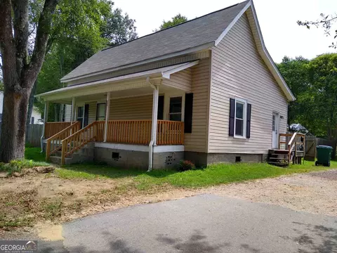 225 S Webb St, Hartwell, GA 30643