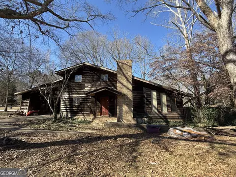 1625 Coronet Dr, Riverdale, GA 30296