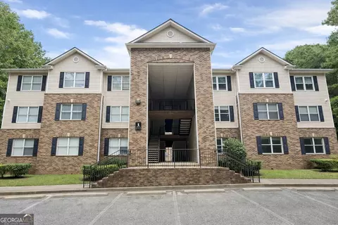 3215 Fairington Dr, Lithonia, GA 30038