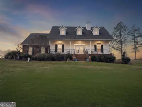 37 Oak Dr, Hawkinsville, GA 31036