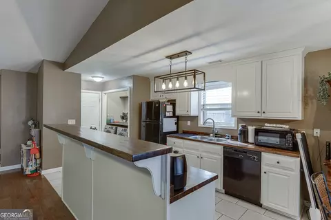Kitchen - 845 Ashley Ct, Monroe, GA 30655 photo 1 of 3
