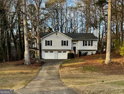 391 Walnut Dr, Woodstock, GA 30189