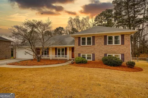 483 Villa Dr SW, Lilburn, GA 30047