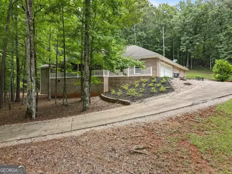 Exterior - 108 Stonebridge Ln, Lagrange, GA 30240 photo 2 of 28