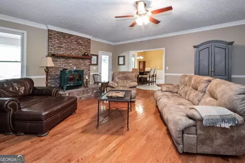 Living - 108 Stonebridge Ln, Lagrange, GA 30240 photo 2 of 3