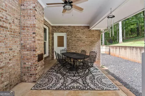 Exterior - 108 Stonebridge Ln, Lagrange, GA 30240 photo 5 of 28