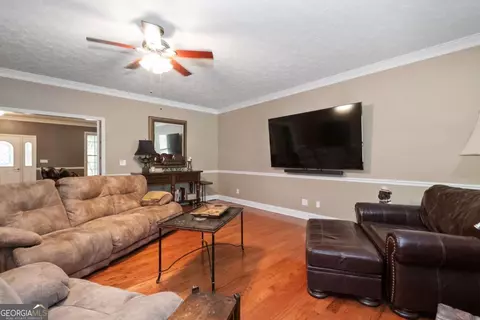 Living - 108 Stonebridge Ln, Lagrange, GA 30240 photo 3 of 3
