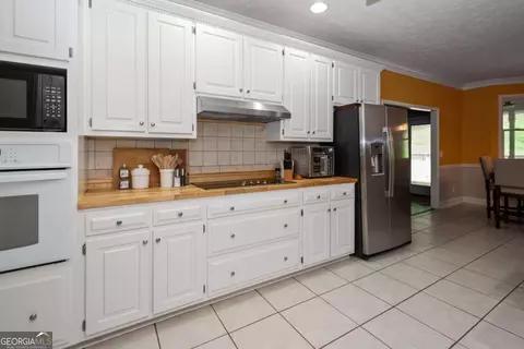 Kitchen - 108 Stonebridge Ln, Lagrange, GA 30240 photo 4 of 4