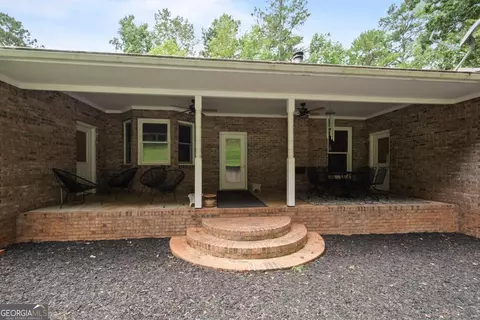 Exterior - 108 Stonebridge Ln, Lagrange, GA 30240 photo 7 of 28