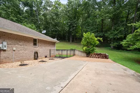 Exterior - 108 Stonebridge Ln, Lagrange, GA 30240 photo 10 of 28