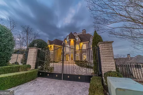 8330 Jett Ferry Rd, Sandy Springs, GA 30350