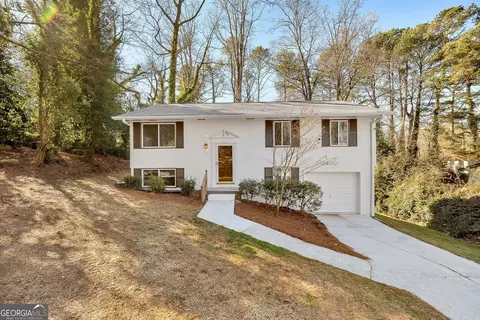 2564 Timberly Dr SE, Marietta, GA 30060