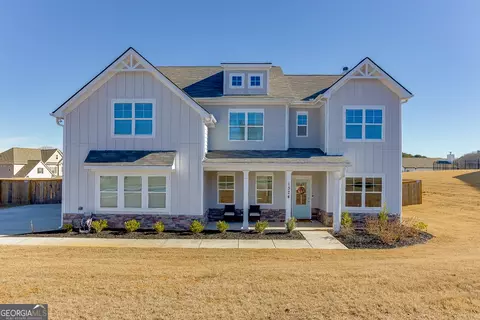 1324 Honeysuckle Ln, Hoschton, GA 30548