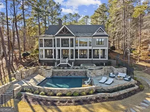 1131 Davison Dr, Greensboro, GA 30642