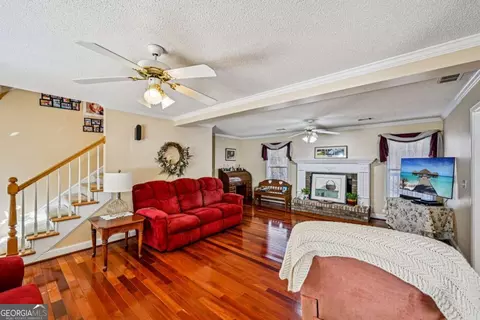 Living - 120 Dunning Keep, Covington, GA 30016 photo 3 of 4