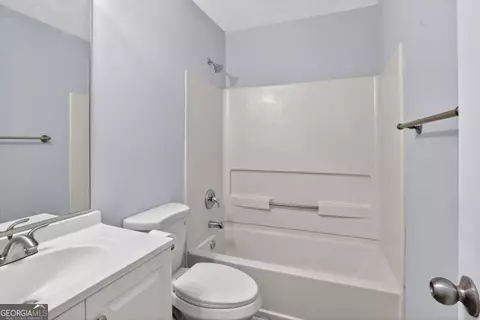 Bath - 218 Nicki Ct, Hampton, GA 30228 photo 1 of 2