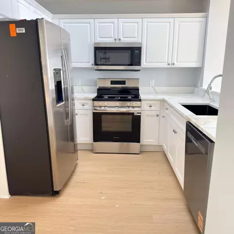 Kitchen - 218 Nicki Ct, Hampton, GA 30228 photo 2 of 2