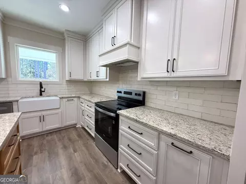 Kitchen - 2302 Thomas St, Adel, GA 31620 photo 3 of 3