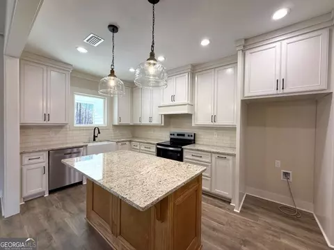 Kitchen - 2302 Thomas St, Adel, GA 31620 photo 1 of 3