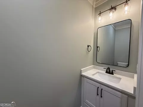 Bath - 2302 Thomas St, Adel, GA 31620 photo 5 of 5
