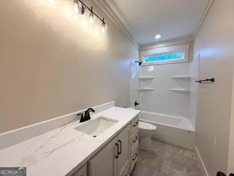 Bath - 2302 Thomas St, Adel, GA 31620 photo 4 of 5