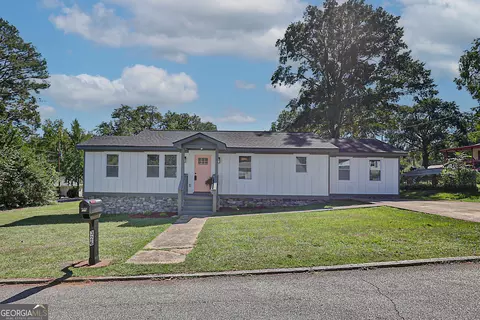 326 Mobley St, Hamilton, GA 31811