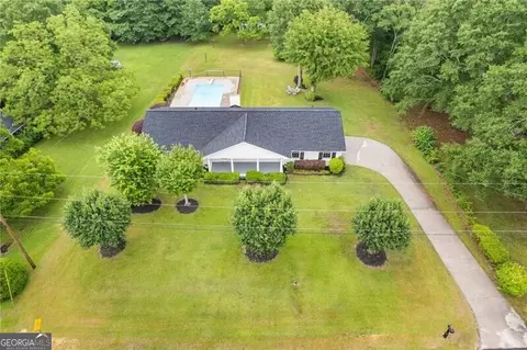 256 Teresa Ln, Loganville, GA 30052