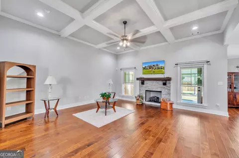 Living - 100 Flat Rock Ln, Perry, GA 31069 photo 1 of 2