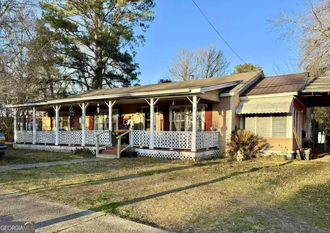 211 Dromedary St, Woodbury, GA 30293