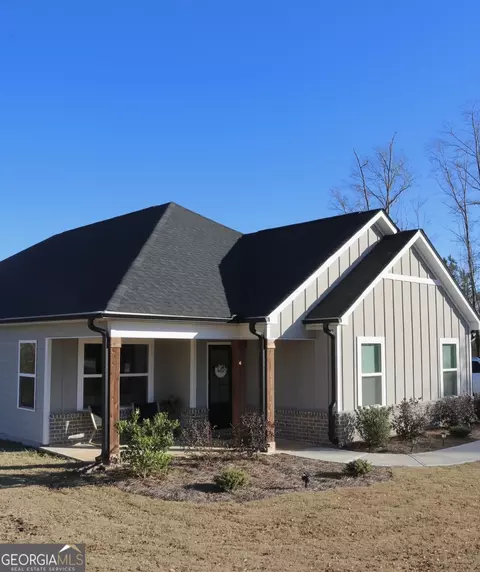 706 Jackson Dr, Thomaston, GA 30286