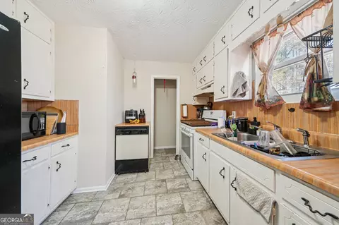 Kitchen - 137 W James Cir, Hampton, GA 30228 photo 1 of 1