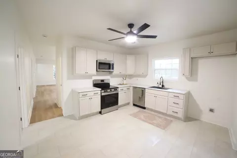 Entry Way - 620 E Lee St, Thomaston, GA 30286 photo 2 of 3