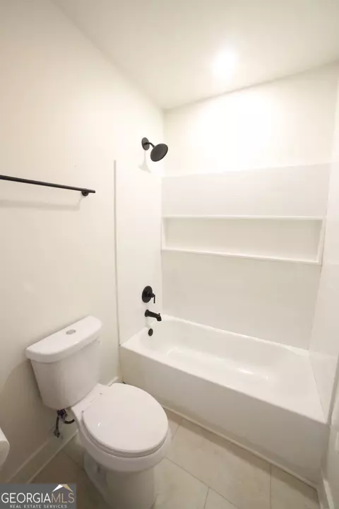 Bath - 620 E Lee St, Thomaston, GA 30286 photo 3 of 6