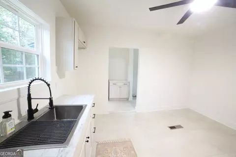 Entry Way - 620 E Lee St, Thomaston, GA 30286 photo 3 of 3