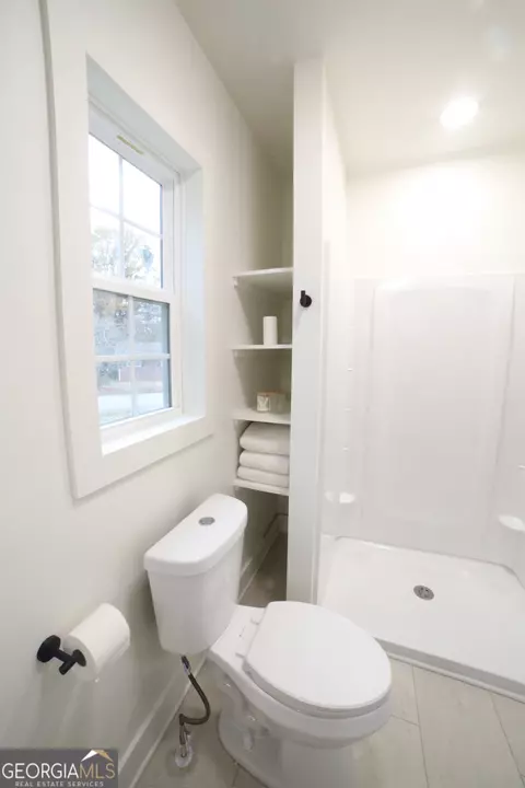 Bath - 620 E Lee St, Thomaston, GA 30286 photo 6 of 6