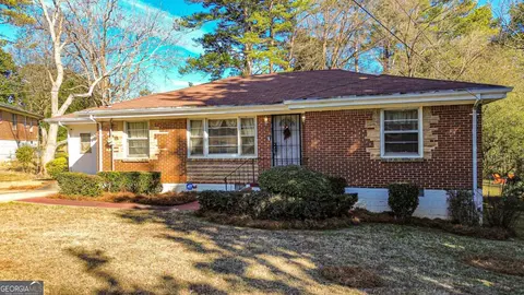 2162 Holly Hill Dr, Decatur, GA 30032