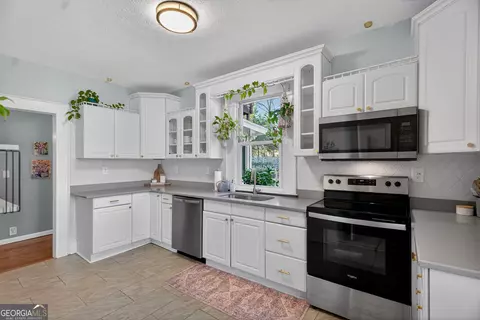 Kitchen - 112 Boulevard, Lagrange, GA 30240 photo 2 of 3