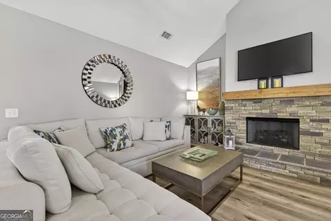 Living - 737 Springhill Dr, Gray, GA 31032 photo 1 of 4