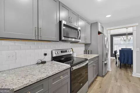 Kitchen - 737 Springhill Dr, Gray, GA 31032 photo 4 of 6