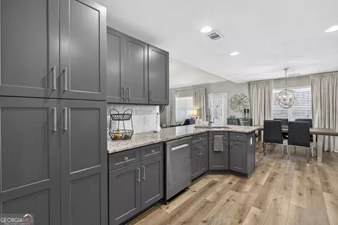 Kitchen - 737 Springhill Dr, Gray, GA 31032 photo 5 of 6