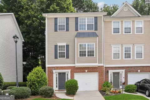 529 Lantern Wood Dr, Scottdale, GA 30079