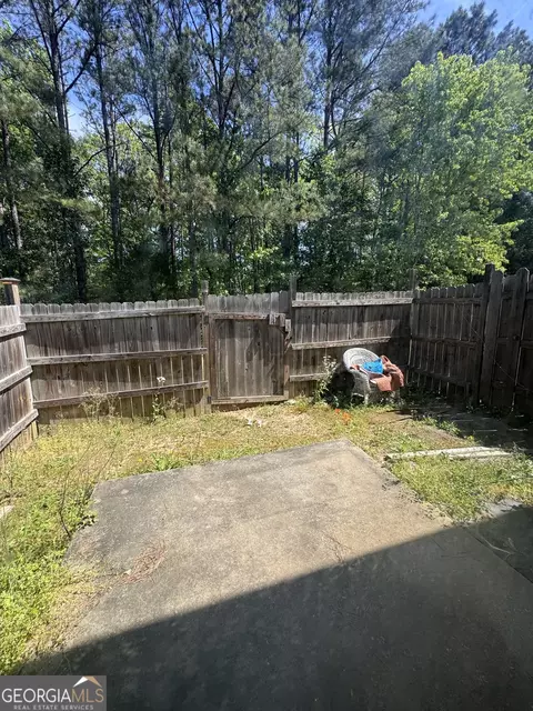 Exterior - 1602 Pine Tree Trl, Atlanta, GA 30349 photo 3 of 4
